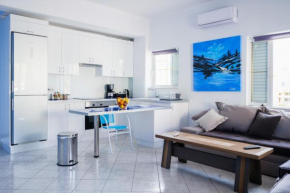 Blue & White lux flat, just 50 meters from beach!